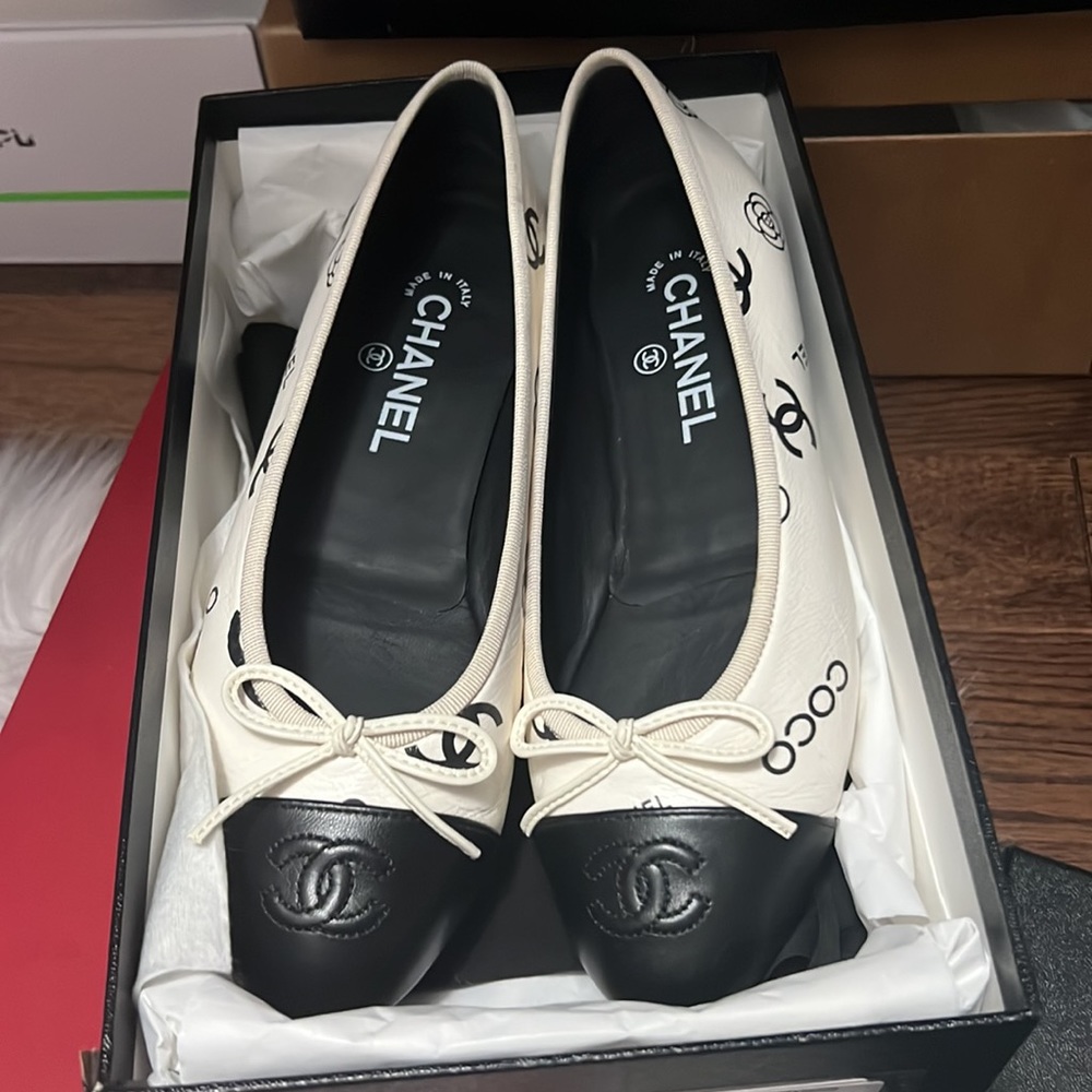 Chanel Black Cc logo lambskin - Picture 2 of 5